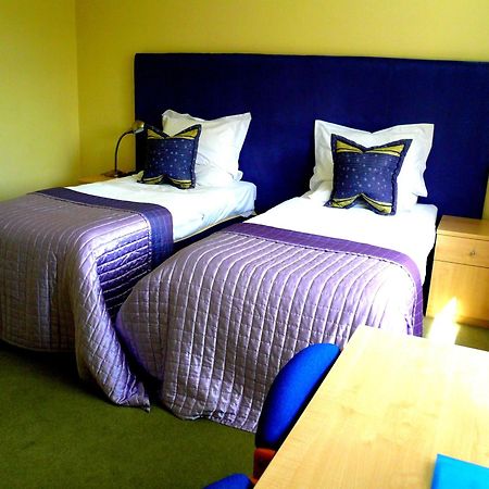 Malvern House ハイワイクーム エクステリア 写真