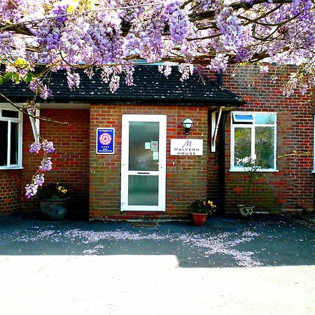 Malvern House ハイワイクーム エクステリア 写真