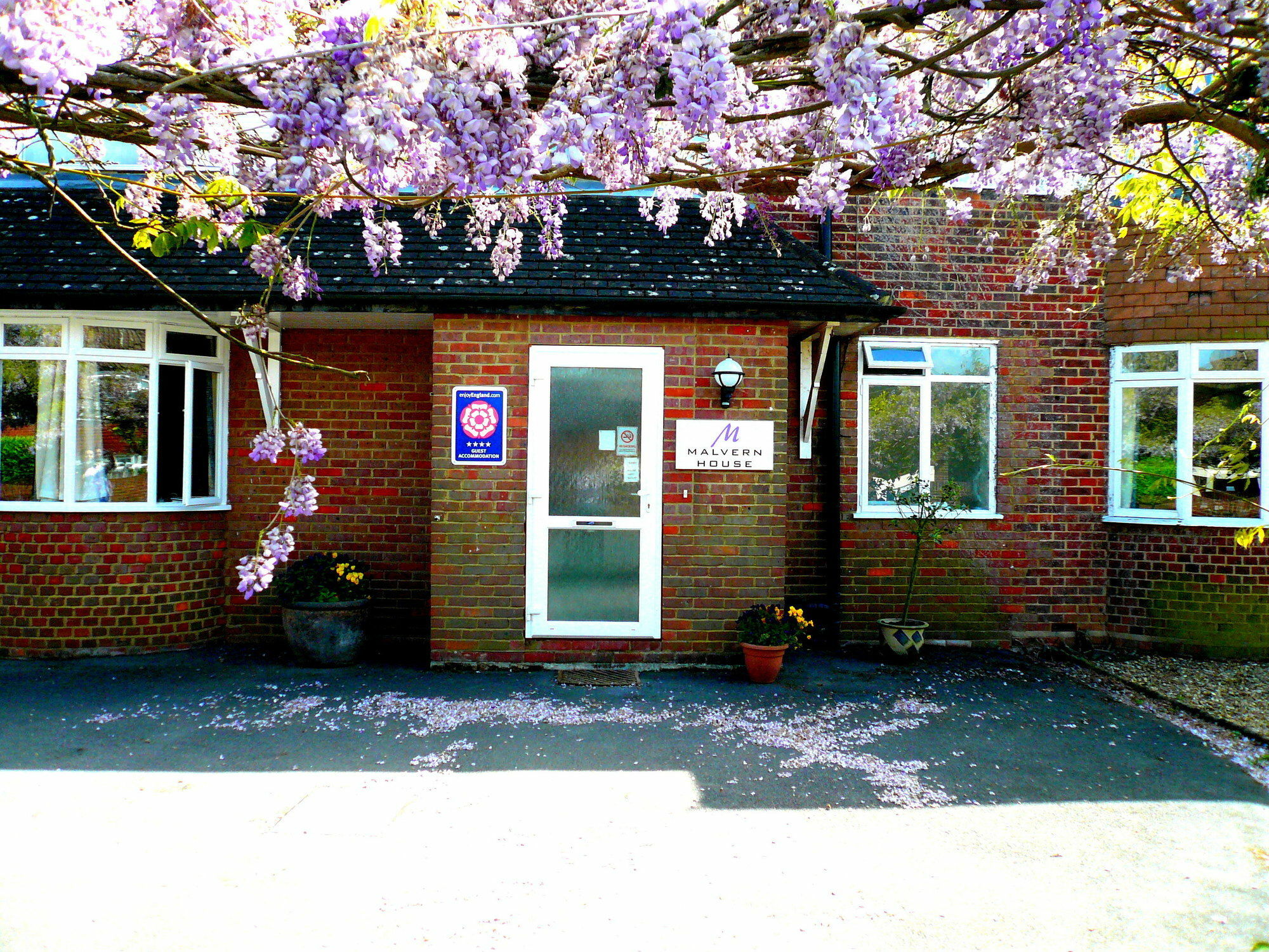 Malvern House ハイワイクーム エクステリア 写真